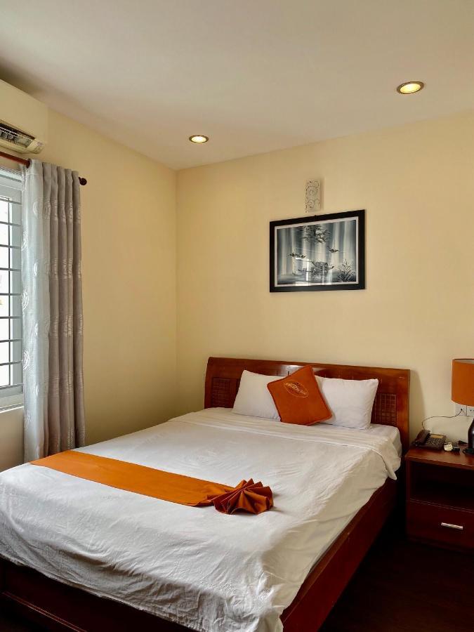 Golden Star Hotel Hué Extérieur photo