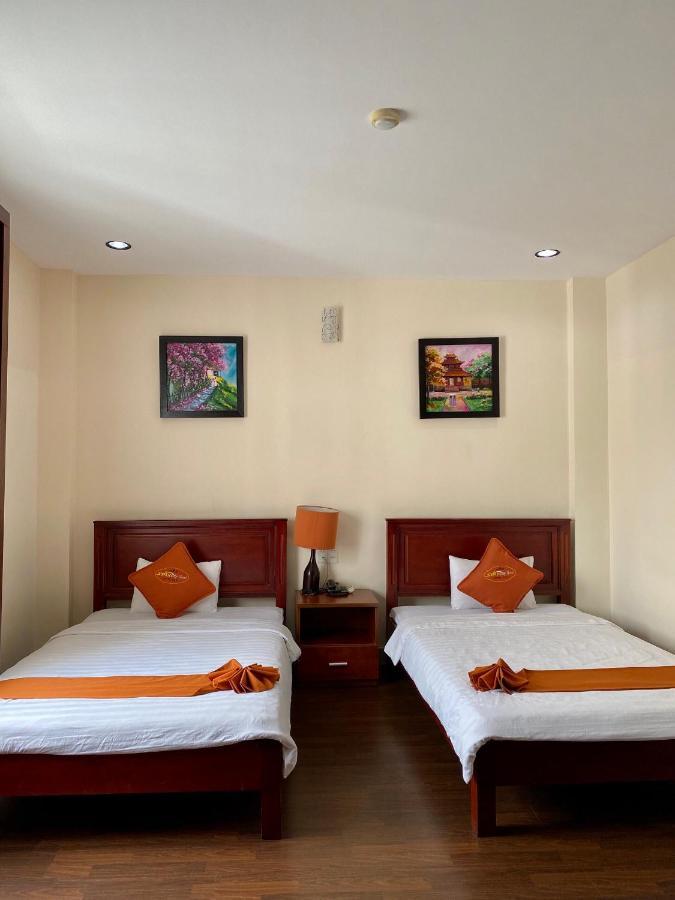 Golden Star Hotel Hué Extérieur photo