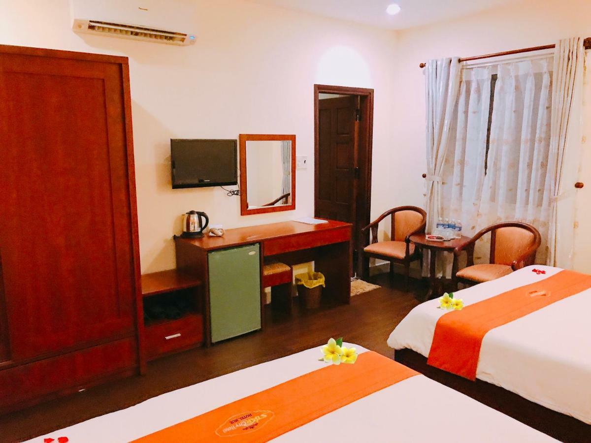 Golden Star Hotel Hué Extérieur photo