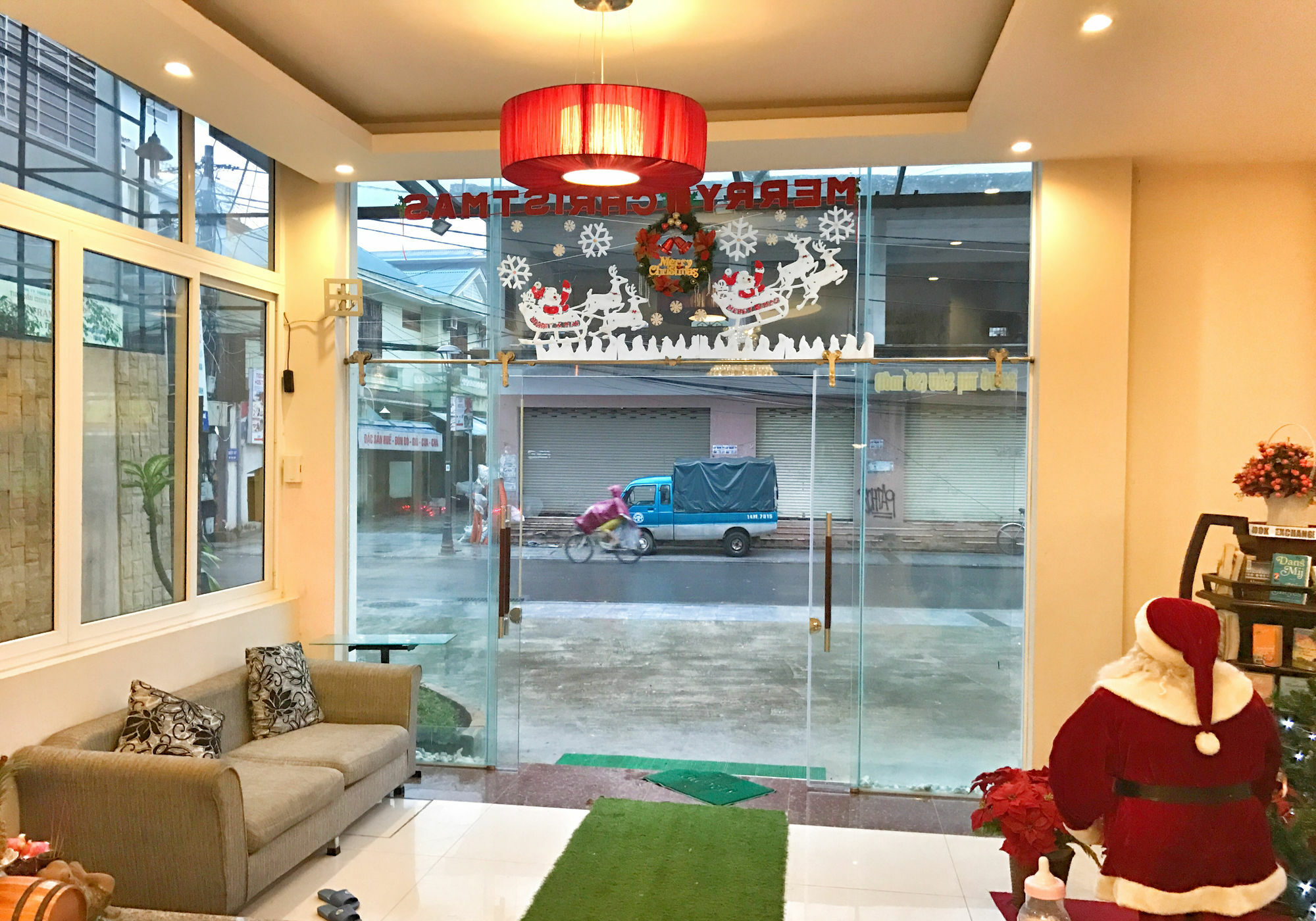 Golden Star Hotel Hué Extérieur photo